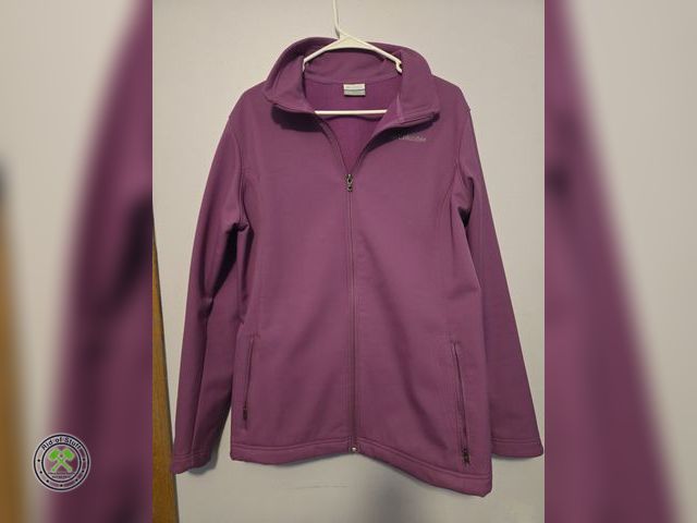 Lot 53-553 - Woman's Purple Columbia Light Weight Jacket - Size XL - Great Condition