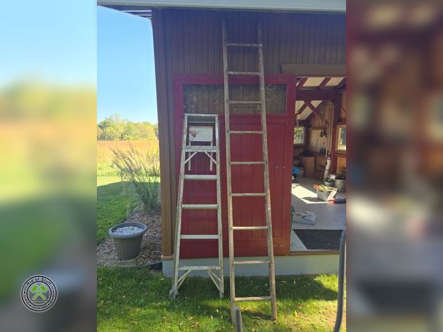 Lot 53-721 - Lot of wooden Ladders