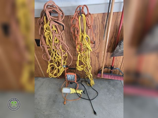Lot 53-681 - Lot of Heavy Duty extension Cords and Garage Mechanic Lights