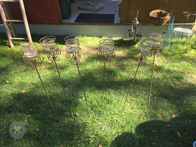 Lot 53-720 - null Lot of (6) Gold spiral Yard Art States with Removable Glass Vase