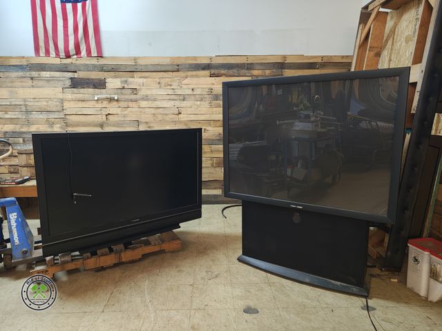 Lot 53-569 - 2 Old School TV's - Large one is on wheels - Both work - Great for the original Nintendo game system...
