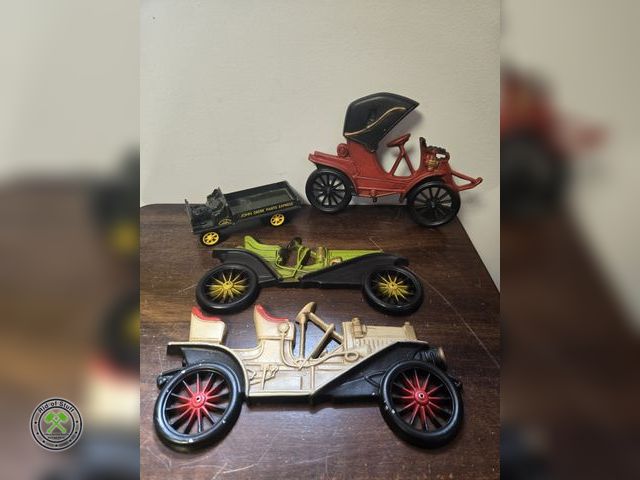Lot 53-705 - Lot of Vintage Cast Metal Car Wall Hanging/Plaques and vintage metal car displays (BSMT-3)