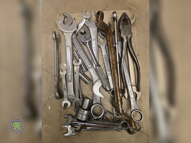 Lot 53-1007 - Lot of several Misc sized Wrenches (C14T)