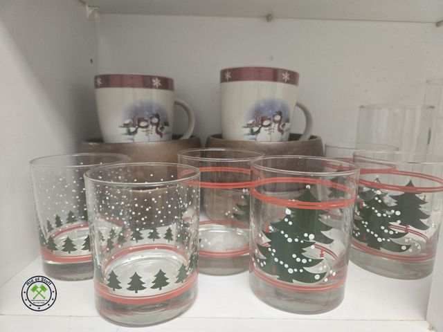 Lot 53-573 - Collectible Christmas Glasses and 4 Wooden bowls - Bring box to load