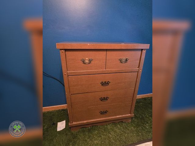 Lot 53-530 - Wooden Dresser - Measures: 34"x17"x42"