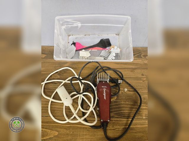 Lot 53-1083 - Wahl Hair Clippers and Clipper Jr - Both work (D1B)