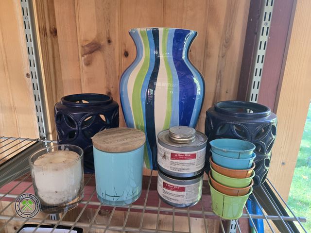 Lot 53-731 - null lot of Outdoor Candle Holders Decor with 2 6 hour wick candles