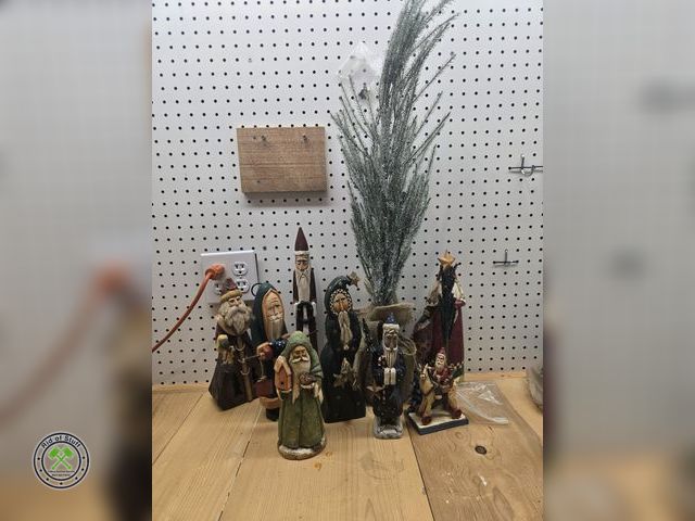 Lot 53-622 - Lot of Collectible Santa Claus figurines, Decorative Trees and more!