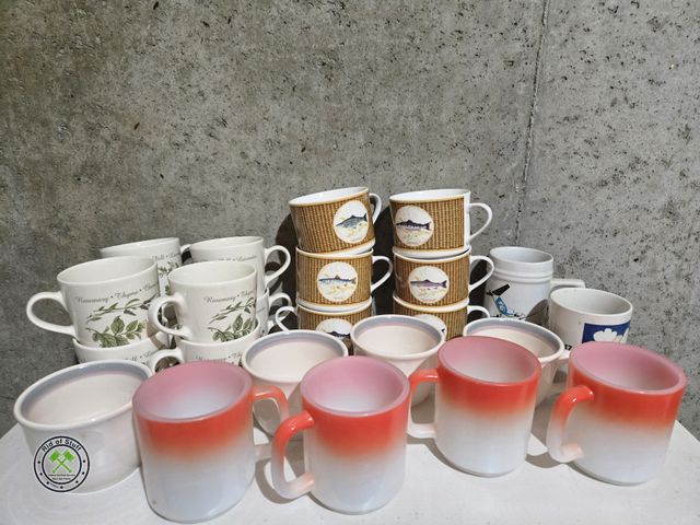 Lot 53-818 - Lot of Vintage Collectible Coffee Mugs