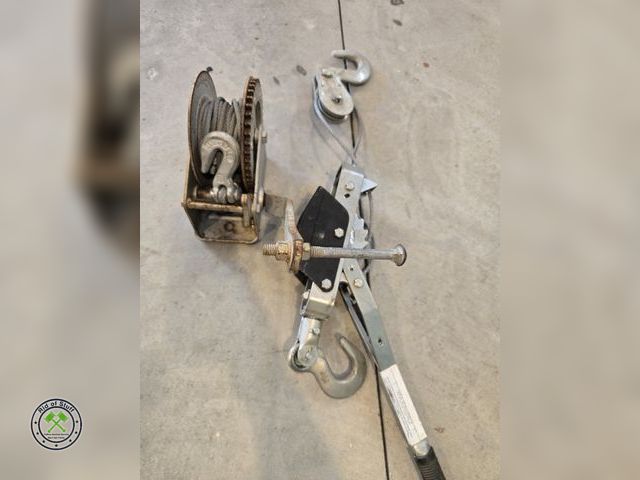 Lot 53-693 - Howard Safety Winch and Heavy Duty 2 Hook Come Along
