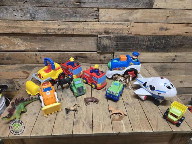 Lot 53-979 - Kids Toy Vehicle Lot - Includes: Trucks, Planes, Trains and more! (C14T)