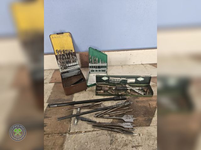 Lot 53-582 - Hanson Drill Extractor Set, Titanium Drill Bit Set and other misc bits and drivers