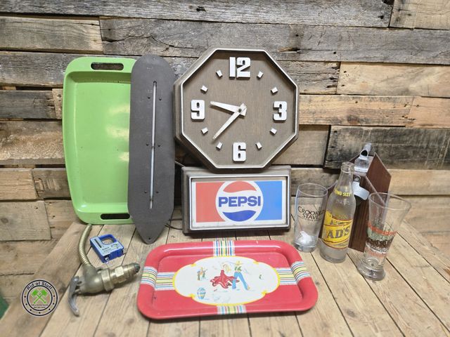 Lot 53-1078 - Vintage Electric Lighted Pepsi Advertising Clock, Vintage Serving Trays, Beer Glasses, Wooden Basket...