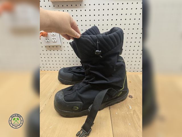 Lot 53-628 - Neos Overshoe Boots - Size XL Good Condition