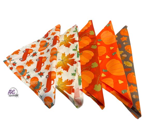 Lot 56-370325 - New. Lot of 5, fall pet bandannas