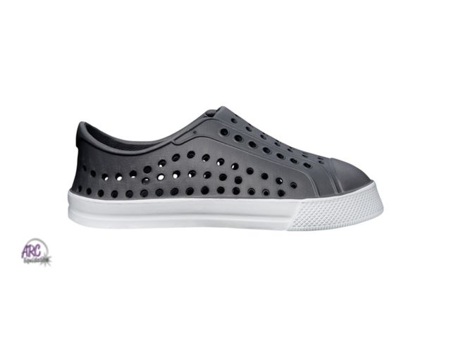 Lot 56-147029 - New Lily &amp; Dan Children's Lightweight Slip On Shoes, Gray Size (11-12)