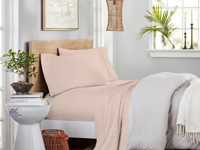 Lot 56-362934 - New, Purity Home Full 400 Thread Count Ultimate Percale Cotton Solid Sheet Set Blush includes flat s...