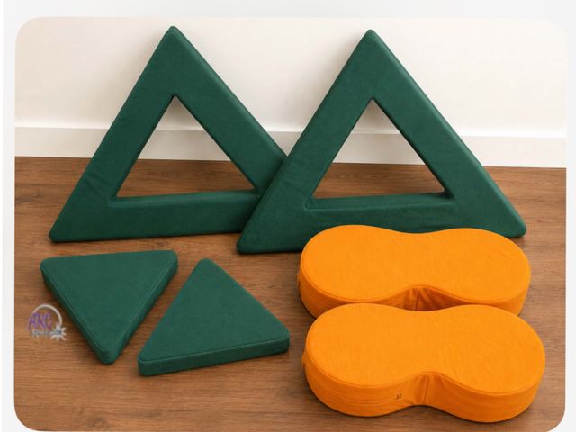 Lot 56-318060 - NEW OUT OF BOX 6 pc Soft Play Foam Building
Set includes 2 large triangle cushions 2 removable trian...