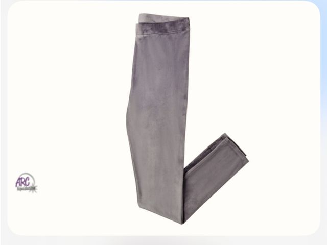 Lot 56-361734 - New, Serra ultra plush leggings, 
Size Medium 8-10, light grey