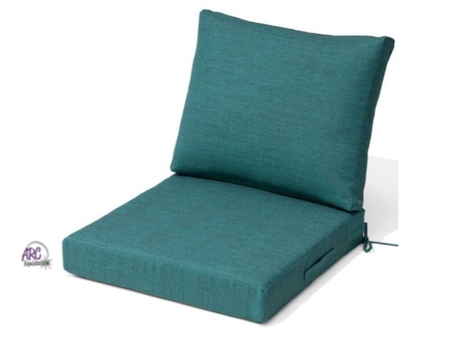 Lot 56-782364 - New in box. 24 in. x 24 in. Outdoor Couch Cushion Set Deep Seat Replacement Cushion Set in Green