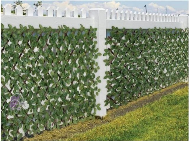 Lot 56-619350 - New - Vigoro 36 in. Green Artificial PVC Expandable Trellis 36 in. x 72 in. Chestnut Leaves