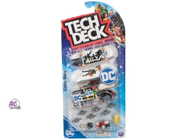 Lot 56-289631 - NEW Tech Deck, Ultra DLX Fingerboard 4-Pack, DC Superman
