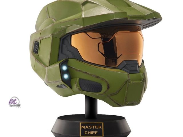 Lot 56-860334 - New - Open/Damaged Box - Halo Master Chief Deluxe Helmet