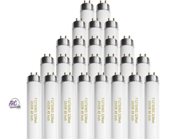 Lot 56-755250 - New in box. 25 Pack T8 Fluorescent Bulbs 4 Foot, F32T8/865 Fluorescent Light Bulb 48 Inch 32 Watt 65...