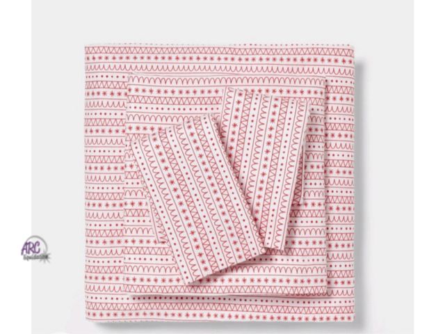 Lot 56-389530 - NEW Wondershop Full Christmas Cotton Sateen Sheet Set Ivory/Red