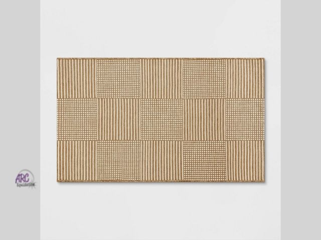 Lot 56-855312 - New - Threshold Outdoor Accent Rug - 30x50