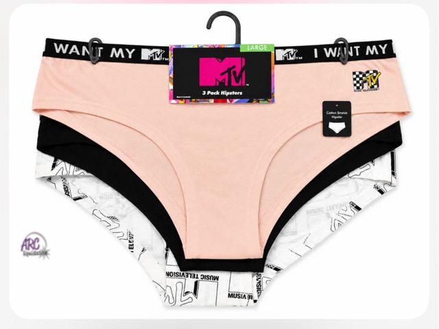 Lot 56-358264 - New MTV 3 pack hipsters size Large