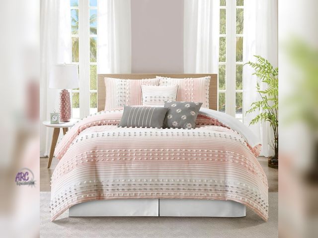 Lot 56-728817 - New Pink Striped Dots queen Comforter Set, 7 Piece, Jaquard &amp; Clip Bedding Comforters &amp; Sets...
