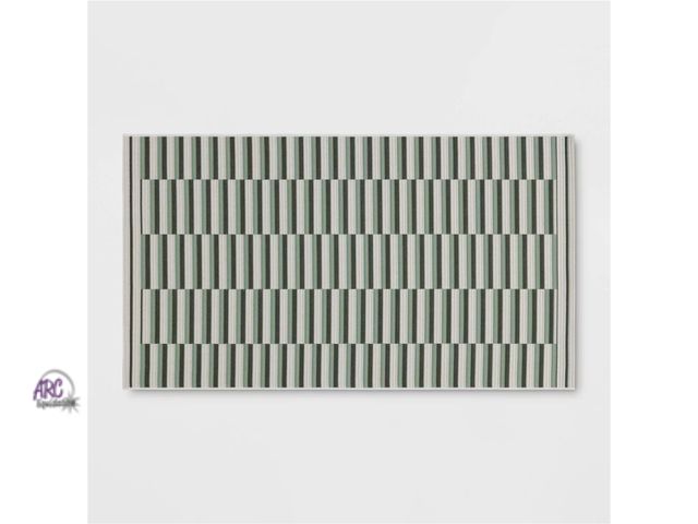 Lot 56-560319 - NEW-Linear Geo Outdoor Area Rug - Room Essentials™ 3'11"X5'5"