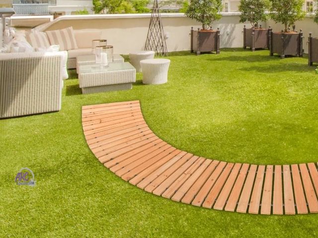 Lot 56-808225 - New - VEVOR Wooden Garden Pathway, 8 ft x 17 in, Non-Slip Curved Garden Walkway, Roll Out Cedar
