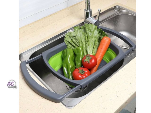 Lot 56-152665 - New Qimh Colander collapsible (Green)  Colander Strainer Over The Sink Vegetable Fruit Strainer Bask...