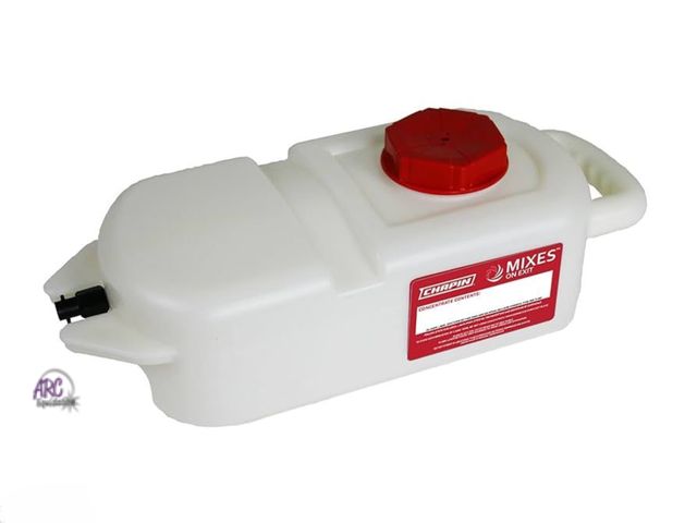 Lot 56-589998 - NEW-Chapin 1.33g fertilizer tank Mixes on exit