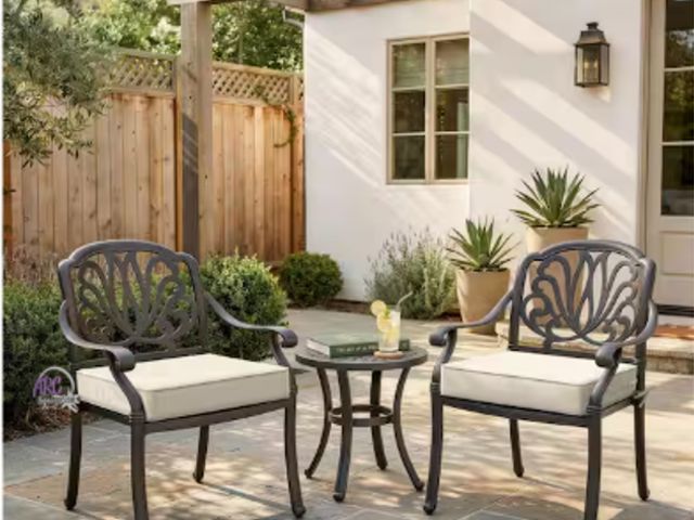 Lot 56-213160 - New - 19 in. x 19 in. x 4 in. (2-Pack) Square Outdoor Patio Seating Replacement Cushions for Lounge ...