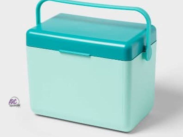 Lot 56-208659 - New Sun Squad Hard Sided Cooler 11 Qt, Green/Teal (16 ct)
