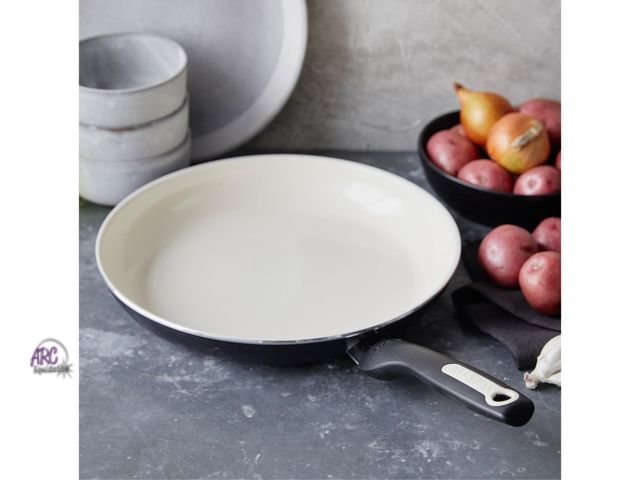 Lot 56-224618 - NEW RIO CERAMIC NONSTICK 12" FRYPAN | BLACK
