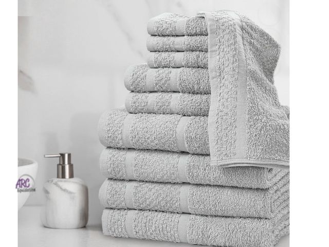Lot 56-356724 - New 10 piece mainstay bath towel set, includes 4 bath towels, 2 hand towels, 4 washcloth grey