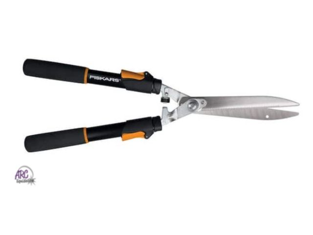 Arc Liquidation Group - Lot 56-586747 - NEW-Fiskars 9 in. Power-Lever ...