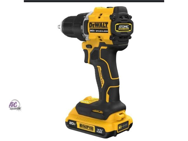Lot 56-571319 - NEW-TESTED-BROKEN ZIPPER-DeWalt 20v 1/2" hammer drill kit with 5ah battery and charger