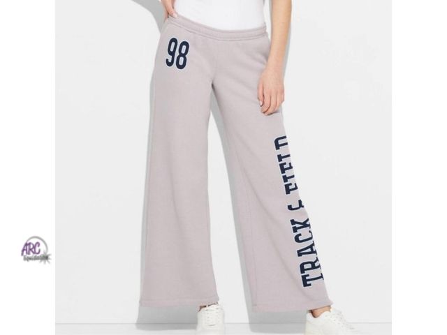 Lot 56-276827 - NEW Wild Fable Sweat Pants size Medium