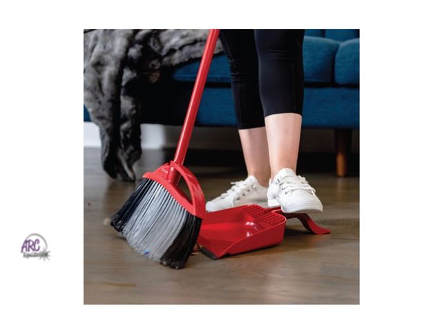Lot 56-156313 - New O-Cedar PowerCorner Pet Pro
Assembled Broom with Step-On Dustpan, (Red)