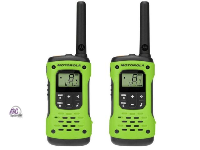 Lot 56-792940 - New tested and works MOTOROLA (2 PACK) Talk About 35 Mile Range Radios 56 KM Range Green T600 H2O. C...