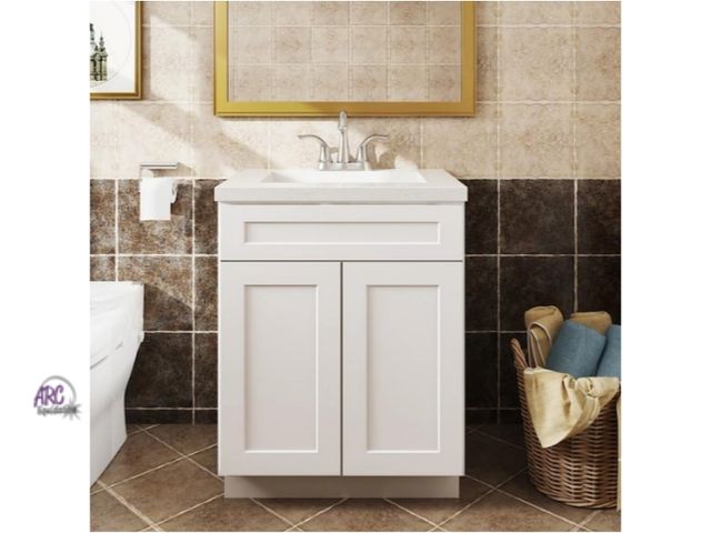 Lot 56-761561 - New in box. Base only. 27 in. W x 21 in. D x 34.5 in. H in Shaker White Plywood Ready to Assemble Fl...