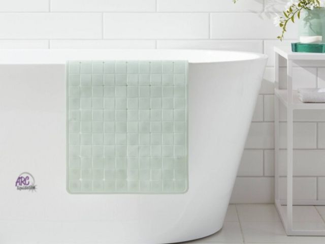 Lot 56-347298 - New,Bath Mat Mint Green - Room Essentials