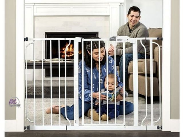 Lot 56-732018 - New in box. Regalo Easy Step 49 inch Extra Wide Baby/pet Safety Gate
