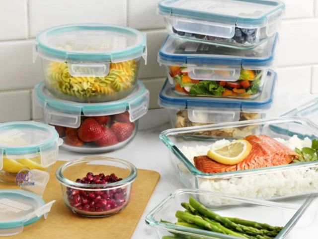 Lot 56-186117 - New Snapware Pyrex 20 piece Glass Food Storage Set See photos for size and color