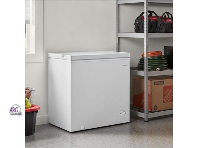 Lot 56-783264 - New / dents on lid and side. Tested. Vissani 7.0 cu. ft. Manual Defrost Chest Freezer with LED Light...